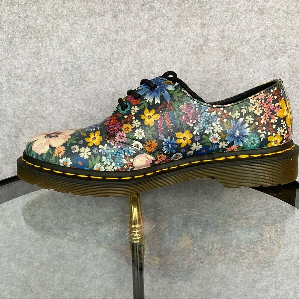 D23 Dr Martens Wanderlust Oxford 9 - Picture 3 of 16